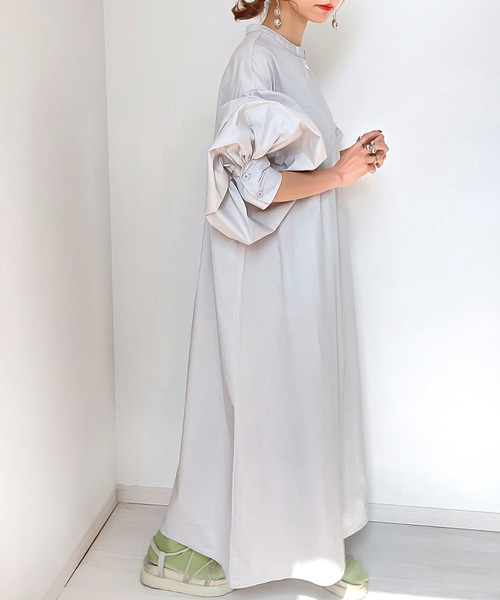 JUNOAH（ジュノア）の「ハーフジップボリュームスリーブワンピース（ワンピース・レディース・グリーン系その他/ブラック/ホワイト/グレー/チャコール/オレンジ/グレイッシュベージュ/ネイビー・LARGE/MEDIUM）」の20枚目の写真