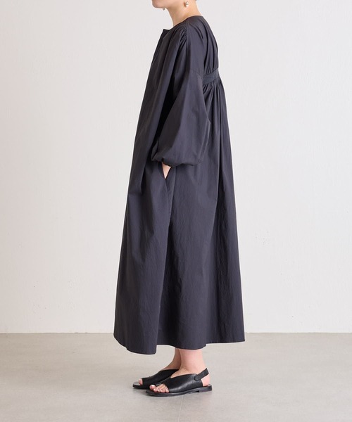 BEARDSLEY（ビアズリー）の「ギャザーハオリワンピース（ワンピース・レディース・カーキ/ダークグレー・FREE）」の4枚目の写真