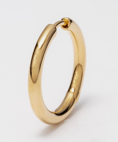 TOM WOOD(トムウッド)の「TOM WOOD classic hoop gold トムウッド クラシックフープ ゴールド ピアス(ピアス(両耳用)・レディース・ゴールド・MEDIUM)」の2枚目の写真