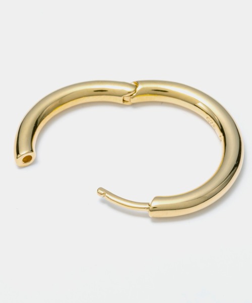 TOM WOOD(トムウッド)の「TOM WOOD classic hoop gold トムウッド クラシックフープ ゴールド ピアス(ピアス(両耳用)・レディース・ゴールド・MEDIUM)」の4枚目の写真