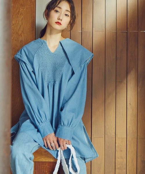 N.（N. Natural Beauty Basic）（エヌエヌナチュラルビューティーベーシック）の「◆フロントシャーリングビッグカラーチュニック（シャツ/ブラウス・レディース・オフホワイト/ブラック/インディゴブルー・MEDIUM）」の3枚目の写真