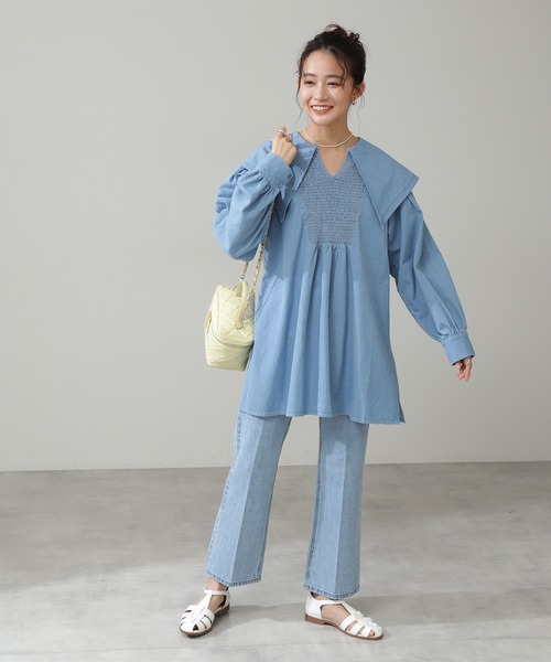 N.（N. Natural Beauty Basic）（エヌエヌナチュラルビューティーベーシック）の「◆フロントシャーリングビッグカラーチュニック（シャツ/ブラウス・レディース・オフホワイト/ブラック/インディゴブルー・MEDIUM）」の9枚目の写真