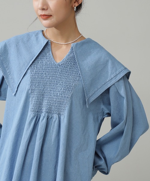 N.（N. Natural Beauty Basic）（エヌエヌナチュラルビューティーベーシック）の「◆フロントシャーリングビッグカラーチュニック（シャツ/ブラウス・レディース・オフホワイト/ブラック/インディゴブルー・MEDIUM）」の5枚目の写真