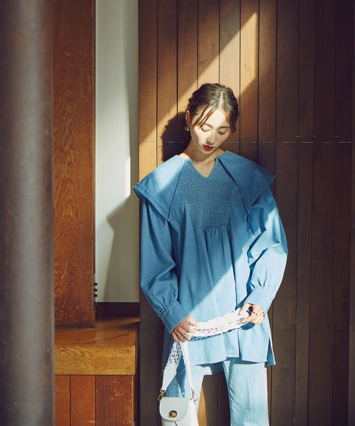 N.（N. Natural Beauty Basic）（エヌエヌナチュラルビューティーベーシック）の「◆フロントシャーリングビッグカラーチュニック（シャツ/ブラウス・レディース・オフホワイト/ブラック/インディゴブルー・MEDIUM）」の18枚目の写真