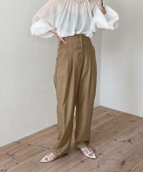 wee9s（ウィークス）の「front button double tuck pants / フロントボタンダブルタックパンツ（スラックス・レディース・ブラウン/グリーン・FREE）」の2枚目の写真