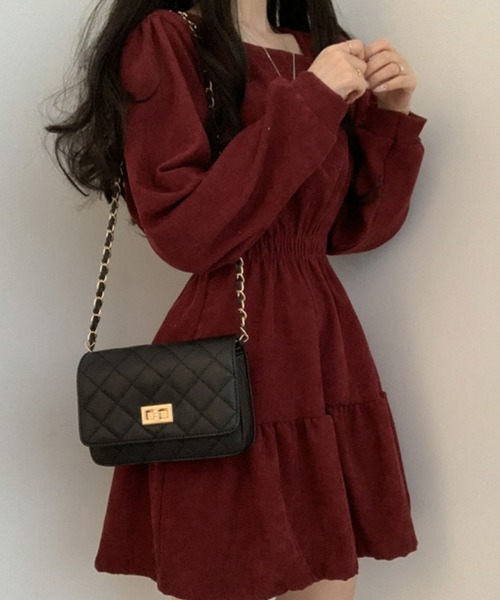 DAY CLOSET(デイ クローゼット)の「【ショート丈/シャーリングで細見せ】ぽわん袖のティアードワンピース レディース(ワンピース・レディース・ブラック/アイボリー/ワイン・M/L)」の6枚目の写真