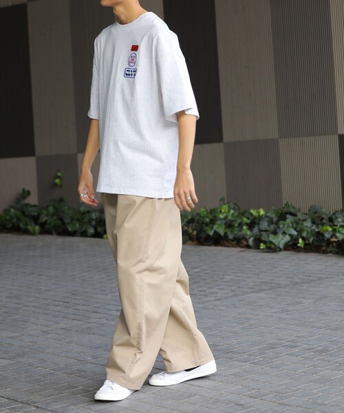 FREAK'S STORE(フリークスストア)の「WEB限定 ビッグシルエット バック刺繍 ランダムワッペンデザイン クルーネックTシャツ(Tシャツ/カットソー・メンズ・ブラック/アッシュグレー/ダークグリーン/ホワイト/ロイヤルブルー・MEDIUM/LARGE/SMALL)」の8枚目の写真