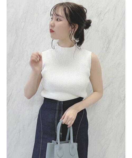 dazzlin（ダズリン）の「タイトリブノースリニット（ニット/セーター・レディース・オフホワイト/グレー/グリーン/ブルー/その他1/モカ・FREE）」の2枚目の写真