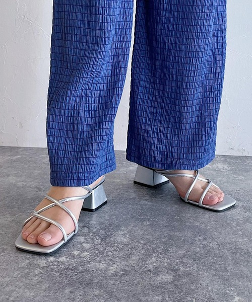 PAGEBOY（ページボーイ）の「マルチストラップサンダル（サンダル・レディース・ブラック/シルバー/グリーン・MEDIUM/LARGE）」の3枚目の写真