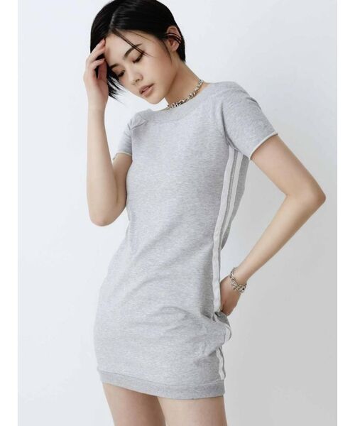 GYDA(ジェイダ)の「サイドラインオフショルタイトミニワンピース(ワンピース・レディース・グレー/ブラック・FREE)」の3枚目の写真