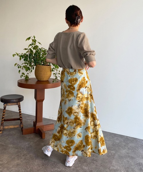 Thevon（ゼボン）の「水彩ボタニカル柄スカート（スカート）」 - WEAR