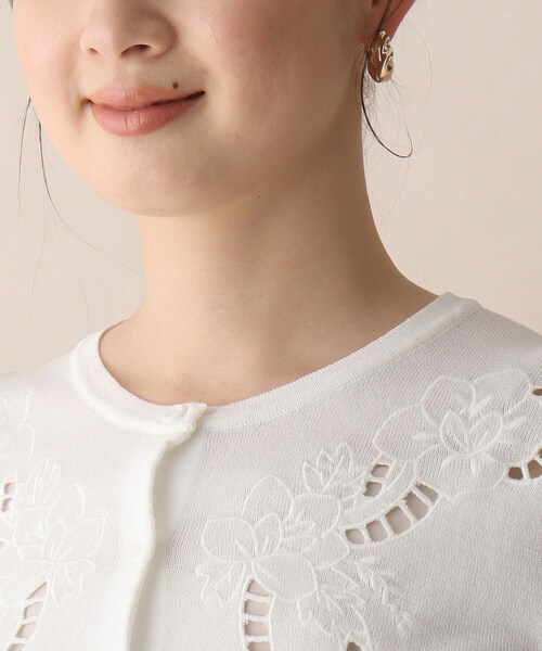 OPAQUE.CLIP(オペークドットクリップ)の「◆フラワーエンブロイダリーカーディガン(カーディガン/ボレロ・レディース・ホワイト系/ブラック/サンドベージュ・38)」の7枚目の写真