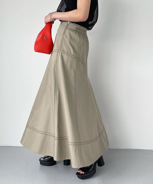 PAGEBOY(ページボーイ)の「チノステッチフレアスカート(スカート・レディース・ブラック/グレイッシュベージュ・FREE)」の1枚目の写真