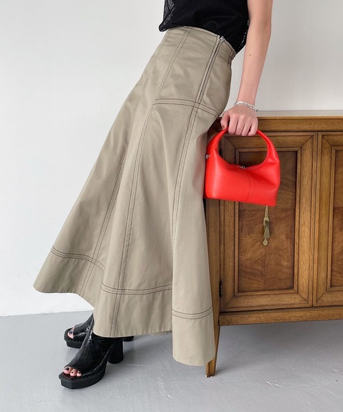 PAGEBOY(ページボーイ)の「チノステッチフレアスカート(スカート・レディース・ブラック/グレイッシュベージュ・FREE)」の9枚目の写真