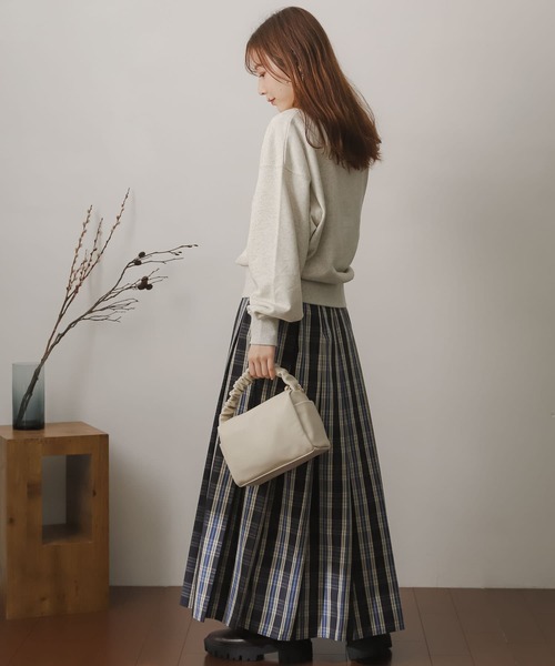 SENSE OF PLACE by URBAN RESEARCH(センスオブプレイスバイアーバンリサーチ)の「ギャザーハンドルバッグ(ハンドバッグ・レディース・ブラック/ブルー/グリーン/オレンジ/ピンク/アイボリー・ONE)」の9枚目の写真