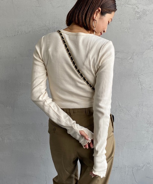 MILLER（ミラー）の「【GISELe 3月号掲載】[MILLER/ミラー] 別注 クルーネックリブTシャツ（Tシャツ/カットソー・レディース・オフホワイト/ブラック/ブラウン/ブルー/アイボリー/ネイビー・F）」の3枚目の写真