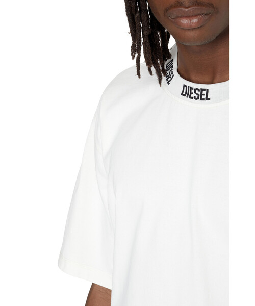 DIESEL（ディーゼル）の「メンズ Tシャツ ルーズフィット（Tシャツ/カットソー・メンズ・ホワイト/ブラック・X-SMALL/SMALL/X-LARGE/XXX-LARGE/LARGE/XX-LARGE/MEDIUM）」の8枚目の写真