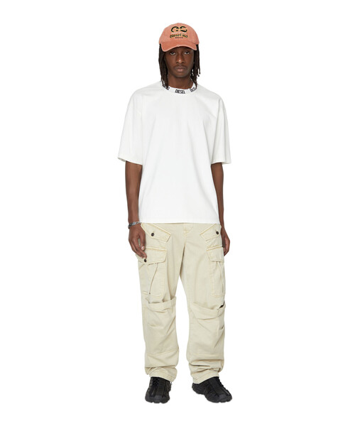 DIESEL（ディーゼル）の「メンズ Tシャツ ルーズフィット（Tシャツ/カットソー・メンズ・ホワイト/ブラック・X-SMALL/SMALL/X-LARGE/XXX-LARGE/LARGE/XX-LARGE/MEDIUM）」の4枚目の写真