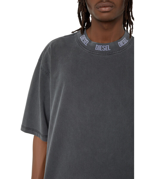 DIESEL（ディーゼル）の「メンズ Tシャツ ルーズフィット（Tシャツ/カットソー・メンズ・ホワイト/ブラック・X-SMALL/SMALL/X-LARGE/XXX-LARGE/LARGE/XX-LARGE/MEDIUM）」の12枚目の写真