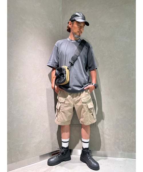 DIESEL（ディーゼル）の「メンズ Tシャツ ルーズフィット（Tシャツ/カットソー・メンズ・ホワイト/ブラック・X-SMALL/SMALL/X-LARGE/XXX-LARGE/LARGE/XX-LARGE/MEDIUM）」の15枚目の写真