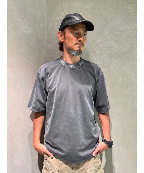 DIESEL（ディーゼル）の「メンズ Tシャツ ルーズフィット（Tシャツ/カットソー・メンズ・ホワイト/ブラック・X-SMALL/SMALL/X-LARGE/XXX-LARGE/LARGE/XX-LARGE/MEDIUM）」の17枚目の写真