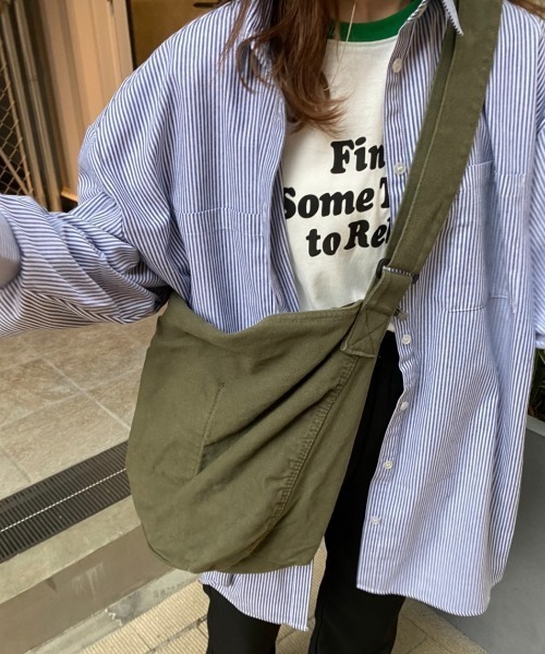 nemne store(ネンネストア)の「メッセンジャーバッグ(メッセンジャーバッグ・レディース・ブラック/カーキ/アイボリー・フリー)」の18枚目の写真