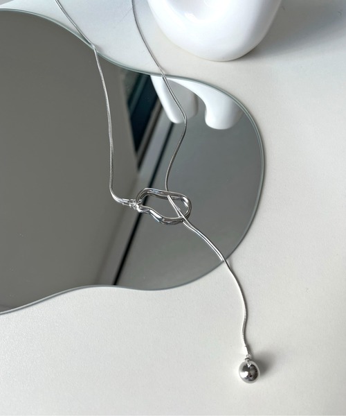 prose verse（プロズヴェール）の「スネークチェーンラリエットネックレス（ネックレス・レディース・ゴールド/シルバー・ﾌﾘ-）」の2枚目の写真