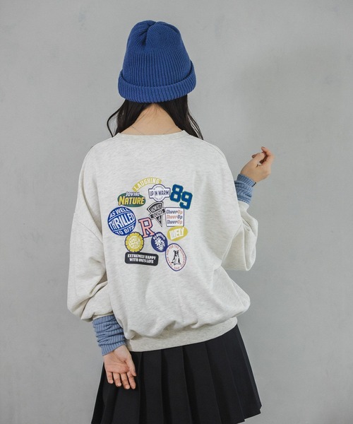 repipi armario（レピピ アルマリオ）の「【裏起毛】ワッペンスウェット（スウェット・キッズ・グレー/アイボリー/グリーン・SMALL/MEDIUM/LARGE）」の2枚目の写真