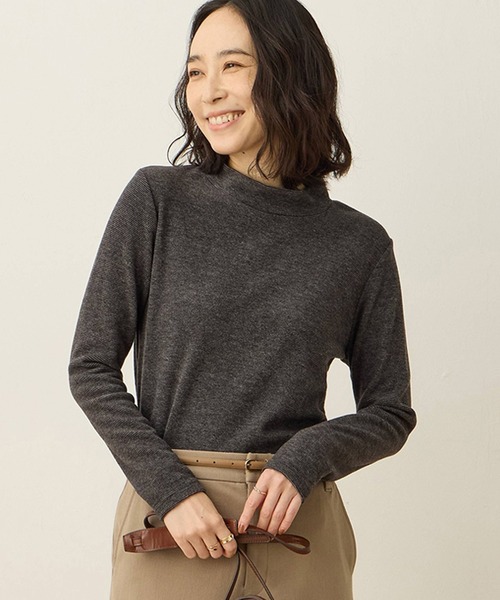 DECOY SINCE 1981(デコイシンスイチキュウハチイチ)の「【吸湿発熱】シアバター配合日本製ハイネックプルオーバー(Tシャツ/カットソー・レディース・グレー/マスタード/ベージュ/オレンジ/ピンク/ブルー/レッド・LL/M/L)」の1枚目の写真