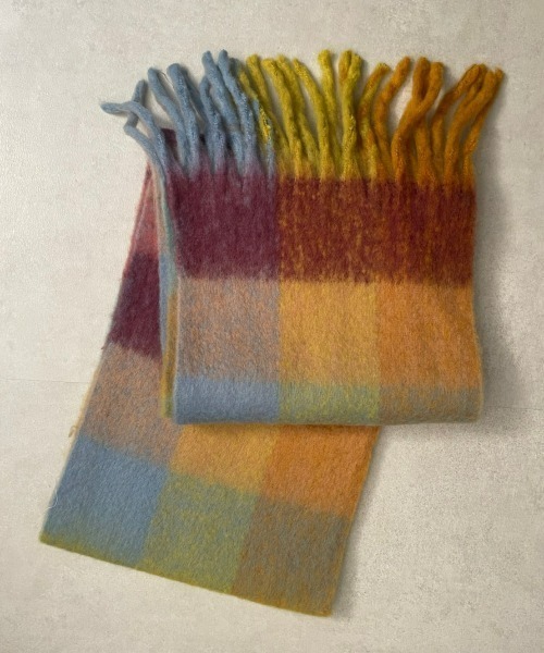 sakishimatokyo（サキシマトーキョー）の「<ふわふわ>チェックボリュームマフラー/ストール/ショール（ストール/ショール・レディース・イエロー系/レッド系/グリーン系/ピンク系/マルチ/ブルー系その他/ブラック系その他・FREE）」の10枚目の写真