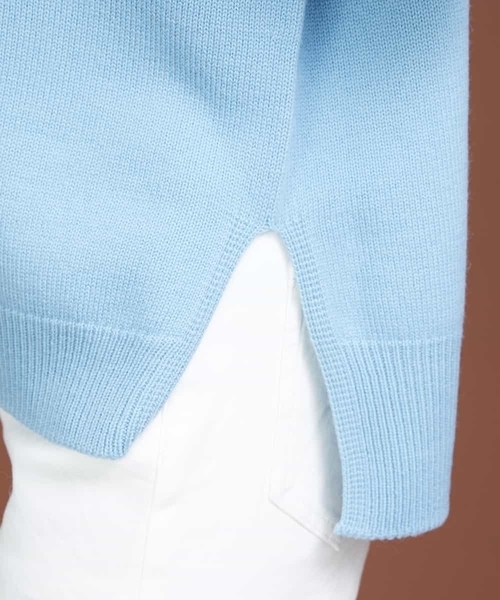 MICHEL KLEIN(ミッシェル・クラン)の「サイドスリットVネックウールニット(ニット/セーター・レディース・ライトブルー/アイボリー/ライトグレー・38)」の4枚目の写真