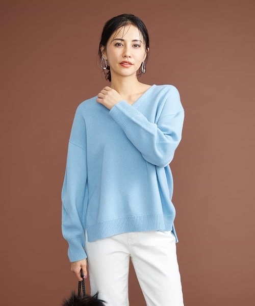 MICHEL KLEIN(ミッシェル・クラン)の「サイドスリットVネックウールニット(ニット/セーター・レディース・ライトブルー/アイボリー/ライトグレー・38)」の21枚目の写真