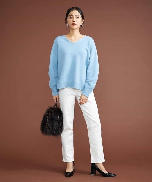 MICHEL KLEIN(ミッシェル・クラン)の「サイドスリットVネックウールニット(ニット/セーター・レディース・ライトブルー/アイボリー/ライトグレー・38)」の17枚目の写真