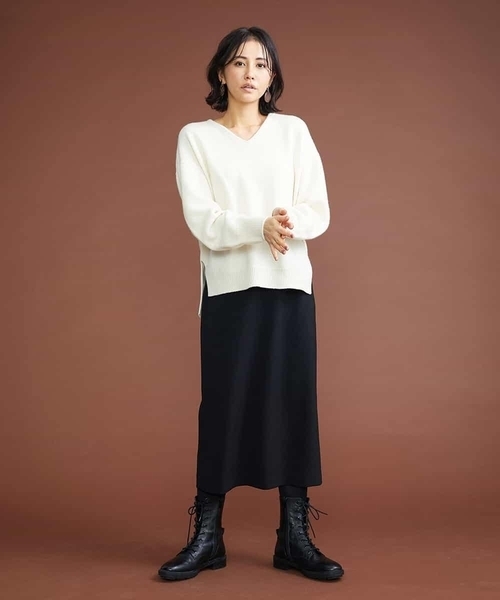 MICHEL KLEIN(ミッシェル・クラン)の「サイドスリットVネックウールニット(ニット/セーター・レディース・ライトブルー/アイボリー/ライトグレー・38)」の9枚目の写真