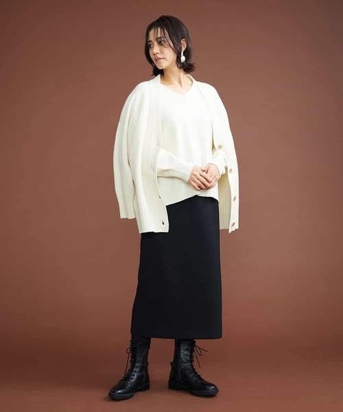 MICHEL KLEIN(ミッシェル・クラン)の「サイドスリットVネックウールニット(ニット/セーター・レディース・ライトブルー/アイボリー/ライトグレー・38)」の18枚目の写真