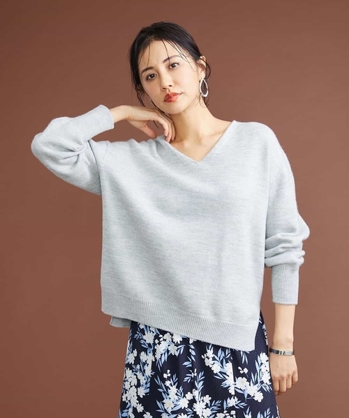 MICHEL KLEIN(ミッシェル・クラン)の「サイドスリットVネックウールニット(ニット/セーター・レディース・ライトブルー/アイボリー/ライトグレー・38)」の10枚目の写真