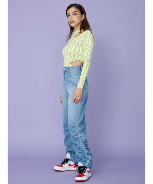 EVRIS（エヴリス）の「ウェーブパターンカットアウトトップス（Tシャツ/カットソー・レディース・ブラック/グリーン・FREE）」の5枚目の写真