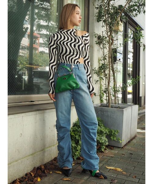 EVRIS（エヴリス）の「ウェーブパターンカットアウトトップス（Tシャツ/カットソー・レディース・ブラック/グリーン・FREE）」の17枚目の写真