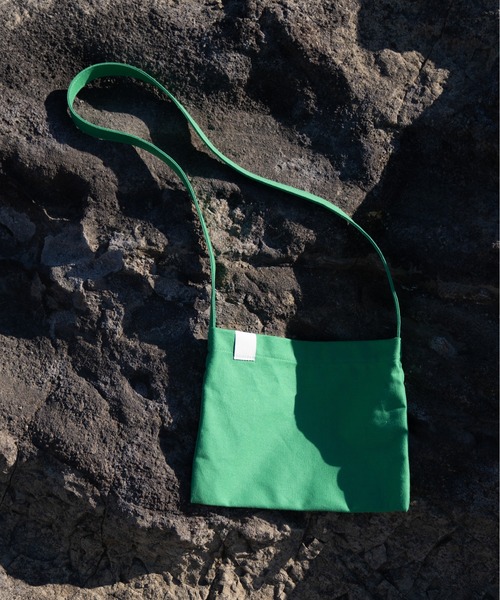 CASPER JOHN（キャスパージョン）の「Canvas shoulder bag/キャンバスショルダーバッグ（ショルダーバッグ・メンズ・グリーン/ホワイト/ラベンダー/ネイビー/オレンジ/オリーブ/ブラック/グレイッシュベージュ/ブルー/ナチュラル・FREE）」の6枚目の写真