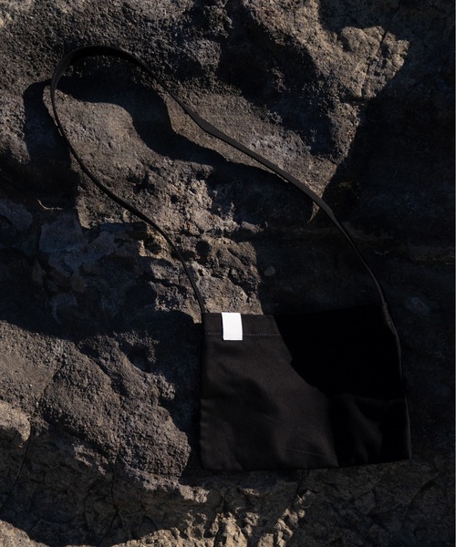 CASPER JOHN（キャスパージョン）の「Canvas shoulder bag/キャンバスショルダーバッグ（ショルダーバッグ・メンズ・グリーン/ホワイト/ラベンダー/ネイビー/オレンジ/オリーブ/ブラック/グレイッシュベージュ/ブルー/ナチュラル・FREE）」の2枚目の写真