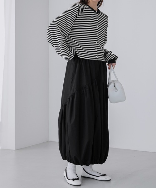 BONLECILL（ボンルシール）の「2way 袖ボリュームクロップドパールボタンカーディガン（カーディガン/ボレロ・レディース・ブラック系/ネイビー/オレンジ/グリーン/ブルー/ブラック/アイボリー/レッド/ネイビー系・FREE）」の17枚目の写真