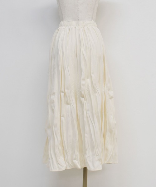 Reurie'（レウリィ）の「【ZOZO限定】ワッシャープリーツスカート / しわ加工 ロング丈 フレア ティアード プリーツ ロングスカート ウエストゴム 低身長   ホワイト ブラック 白 黒（スカート・レディース・ブラック/アイボリー・FREE）」の12枚目の写真