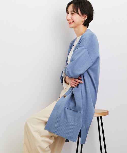 SHOO・LA・RUE（シューラルー）の「◆【気になるヒップ周りも安心な着丈】さらり綺麗なVネックカーディガン（カーディガン/ボレロ・レディース・ライトグリーン/ライトグレー/アイボリー/ブラック/ブルー・00）」の5枚目の写真