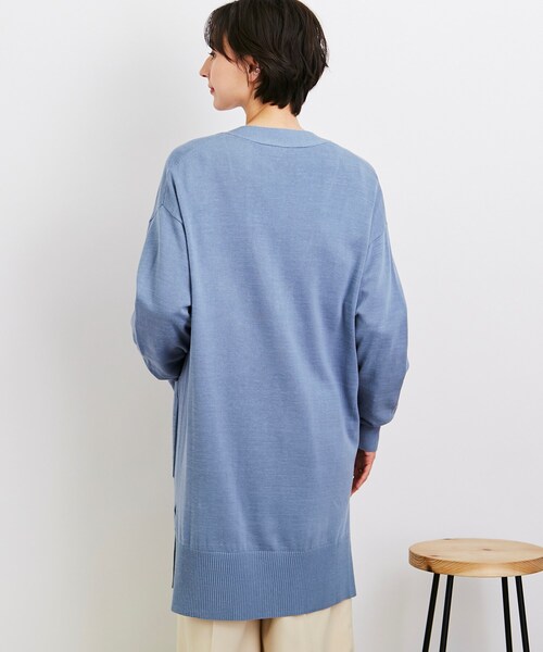 SHOO・LA・RUE（シューラルー）の「◆【気になるヒップ周りも安心な着丈】さらり綺麗なVネックカーディガン（カーディガン/ボレロ・レディース・ライトグリーン/ライトグレー/アイボリー/ブラック/ブルー・00）」の8枚目の写真