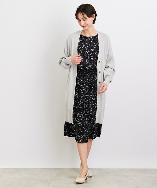 SHOO・LA・RUE（シューラルー）の「◆【気になるヒップ周りも安心な着丈】さらり綺麗なVネックカーディガン（カーディガン/ボレロ・レディース・ライトグリーン/ライトグレー/アイボリー/ブラック/ブルー・00）」の17枚目の写真