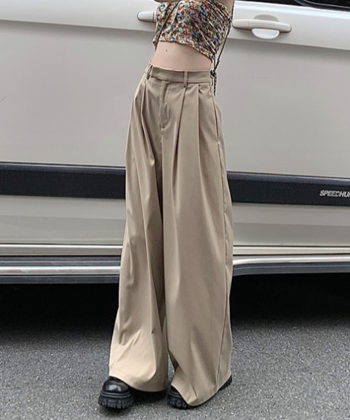 SEN TOKYO(セントーキョー)の「深めのタックが印象的。ハイウエストワイドストレートパンツ(スラックス・レディース・ブラック/ブラウン・S/M/L)」の15枚目の写真