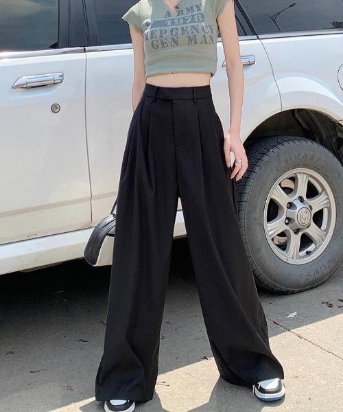 SEN TOKYO(セントーキョー)の「深めのタックが印象的。ハイウエストワイドストレートパンツ(スラックス・レディース・ブラック/ブラウン・S/M/L)」の12枚目の写真