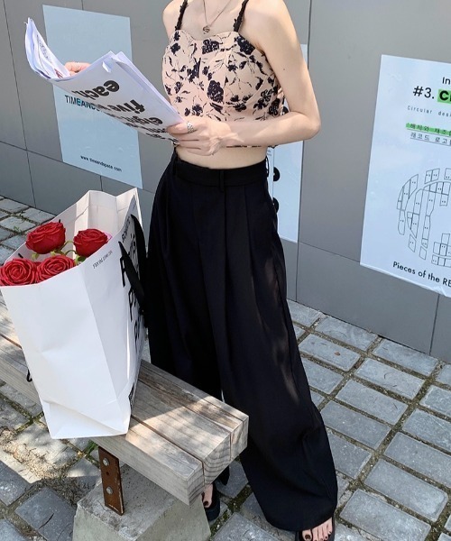 SEN TOKYO(セントーキョー)の「深めのタックが印象的。ハイウエストワイドストレートパンツ(スラックス・レディース・ブラック/ブラウン・S/M/L)」の16枚目の写真