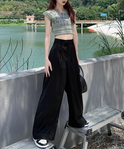 SEN TOKYO(セントーキョー)の「深めのタックが印象的。ハイウエストワイドストレートパンツ(スラックス・レディース・ブラック/ブラウン・S/M/L)」の5枚目の写真