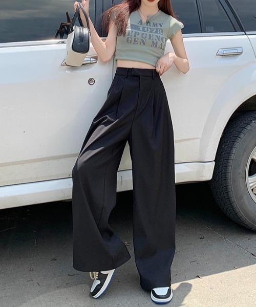 SEN TOKYO(セントーキョー)の「深めのタックが印象的。ハイウエストワイドストレートパンツ(スラックス・レディース・ブラック/ブラウン・S/M/L)」の13枚目の写真